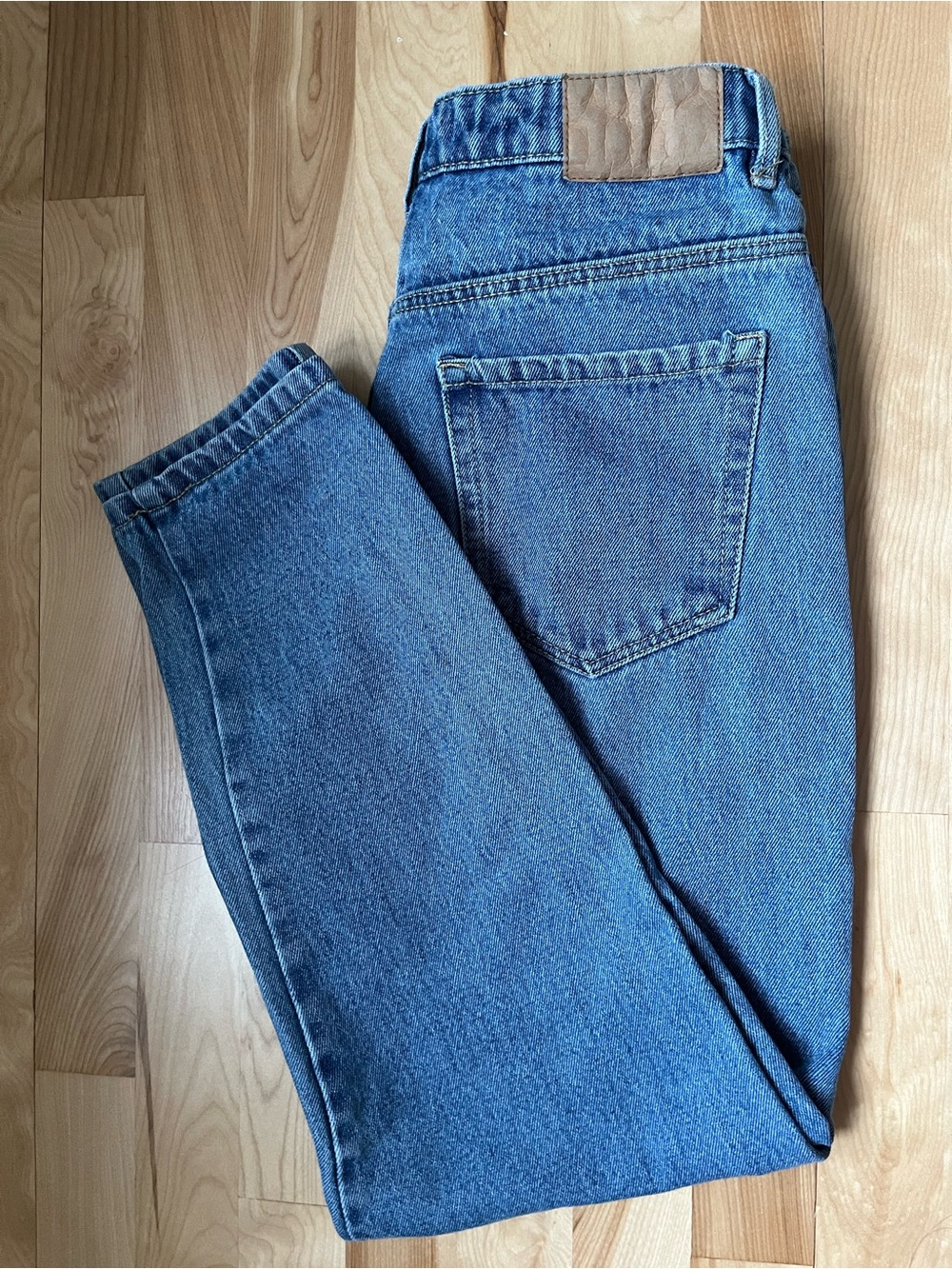 Zara Light Wash Blue Denim Jeans with Contrast Stitching